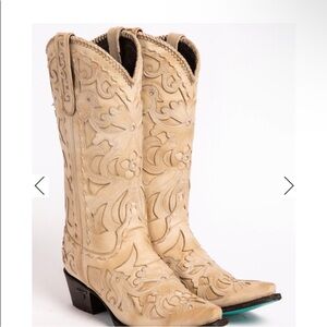 Lane‎ Robin Distressed Bone Leather Snip Toe Boots - 7